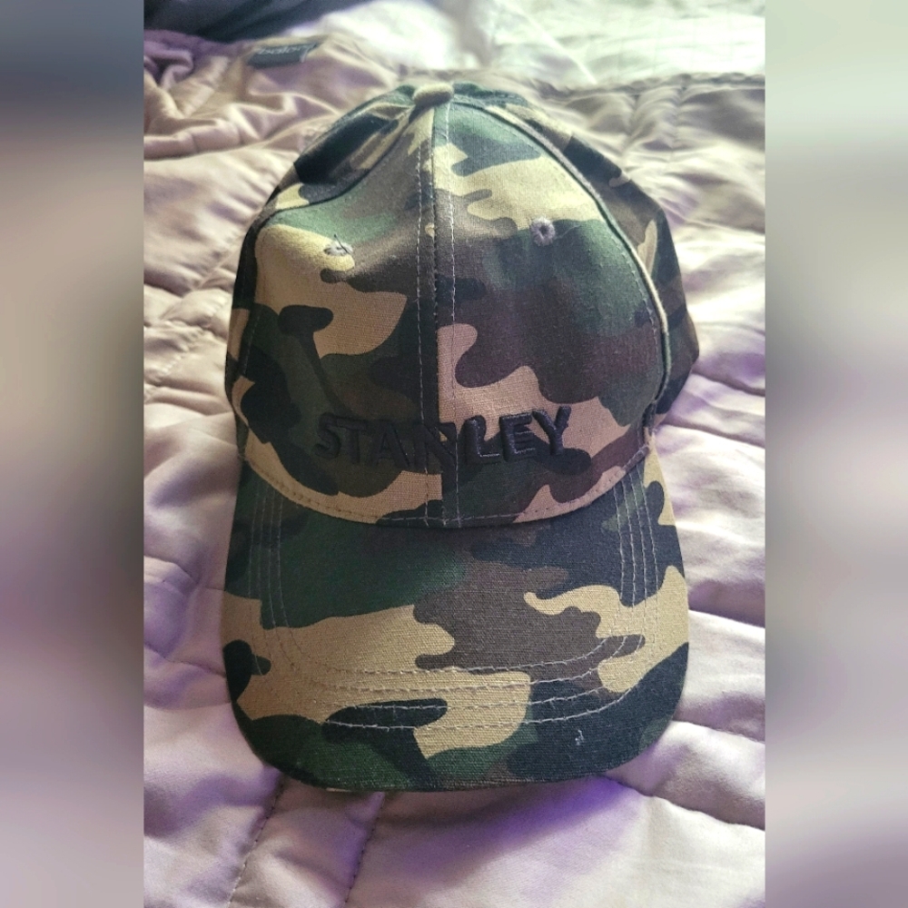 Stanley hat, green camo, adjustable